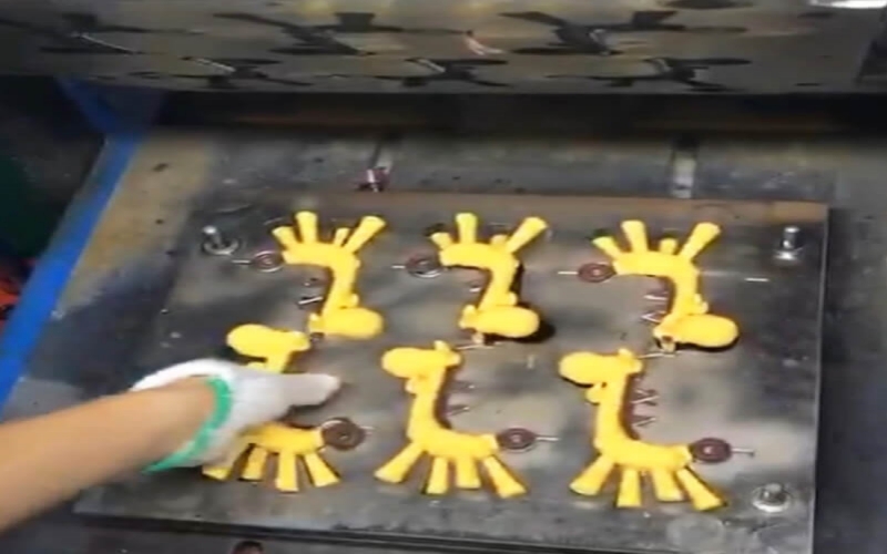 oem silicone teether molding production